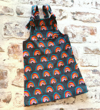Load image into Gallery viewer, Traditional Pinafore